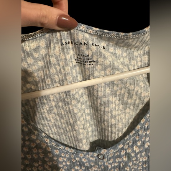 AMERICAN EAGLE NWOT FLORAL SNAP FRONT BABY TEE SIZE SMALL - Picture 5 of 7